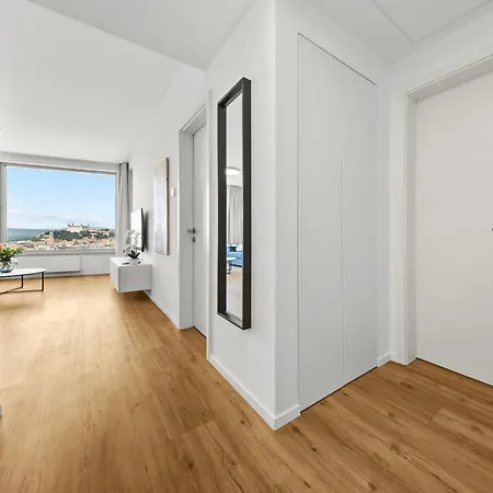 Castle View In Sky Park By Zaha Hadid Apartmán *