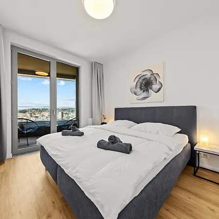 Castle View In Sky Park By Zaha Hadid Μπρατισλάβα