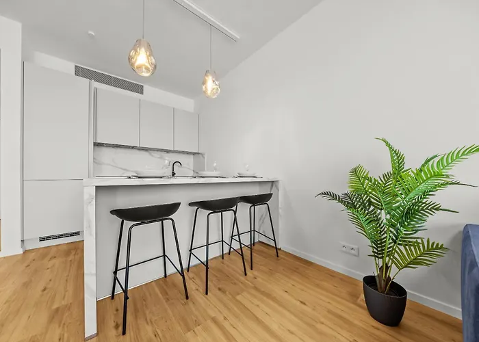 Castle View In Sky Park By Zaha Hadid شقة براتسيلافا