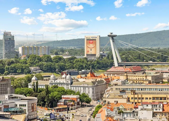 Castle View In Sky Park By Zaha Hadid * براتسيلافا